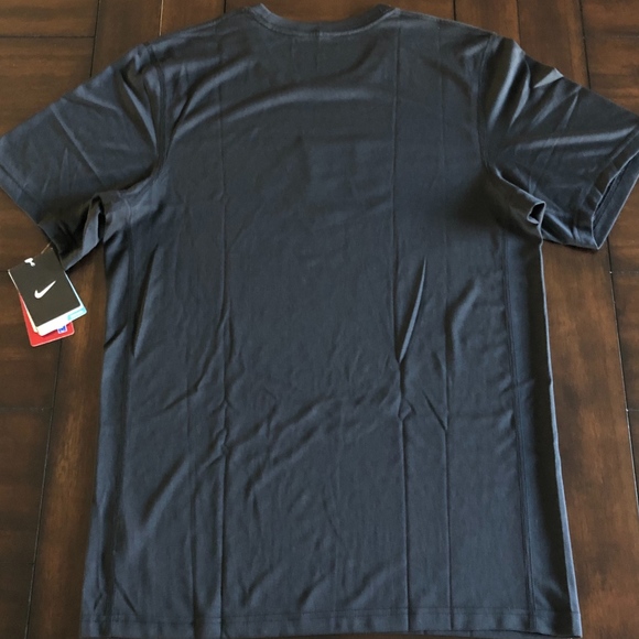 Nike Dri-Fit Performance IOWA HAWKEYES LEGEND LOGO Tee Shirt men’s size S or L - Picture 8 of 8